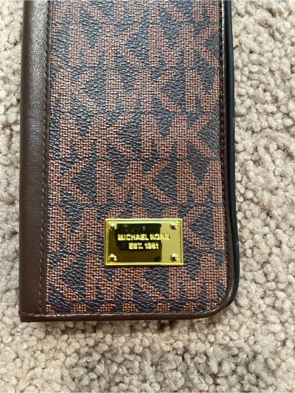 Classic Monogram Pattern PU Leather Magnetic Flip Phone Case